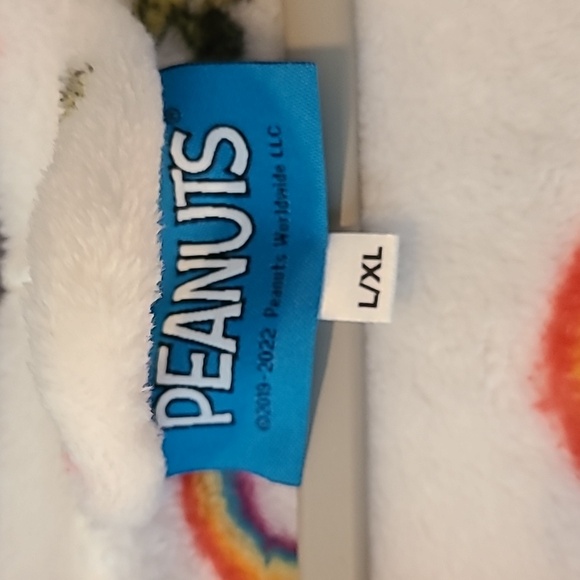 Berkshire Peanuts White Hooded Robe with Rainbow and Snoopy Design, L/XL - Picture 3 of 7